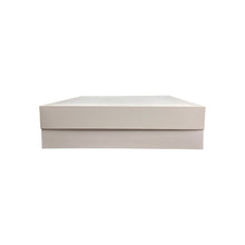 15" x 15" x 4" White Cupcake Box - Holds Up To 25 Cupcakes